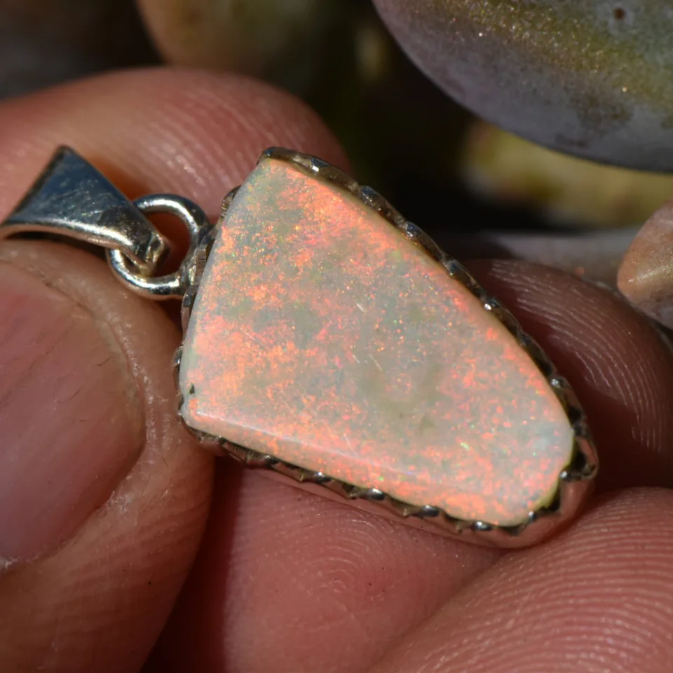 Mintabie Opal Pendant
