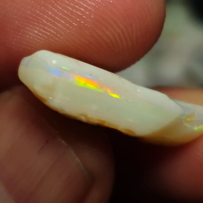 9.85 Carats Coober pedy opal rough - 2