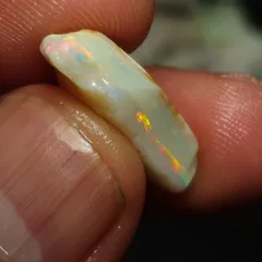 9.85 Carats Coober pedy opal rough - 4