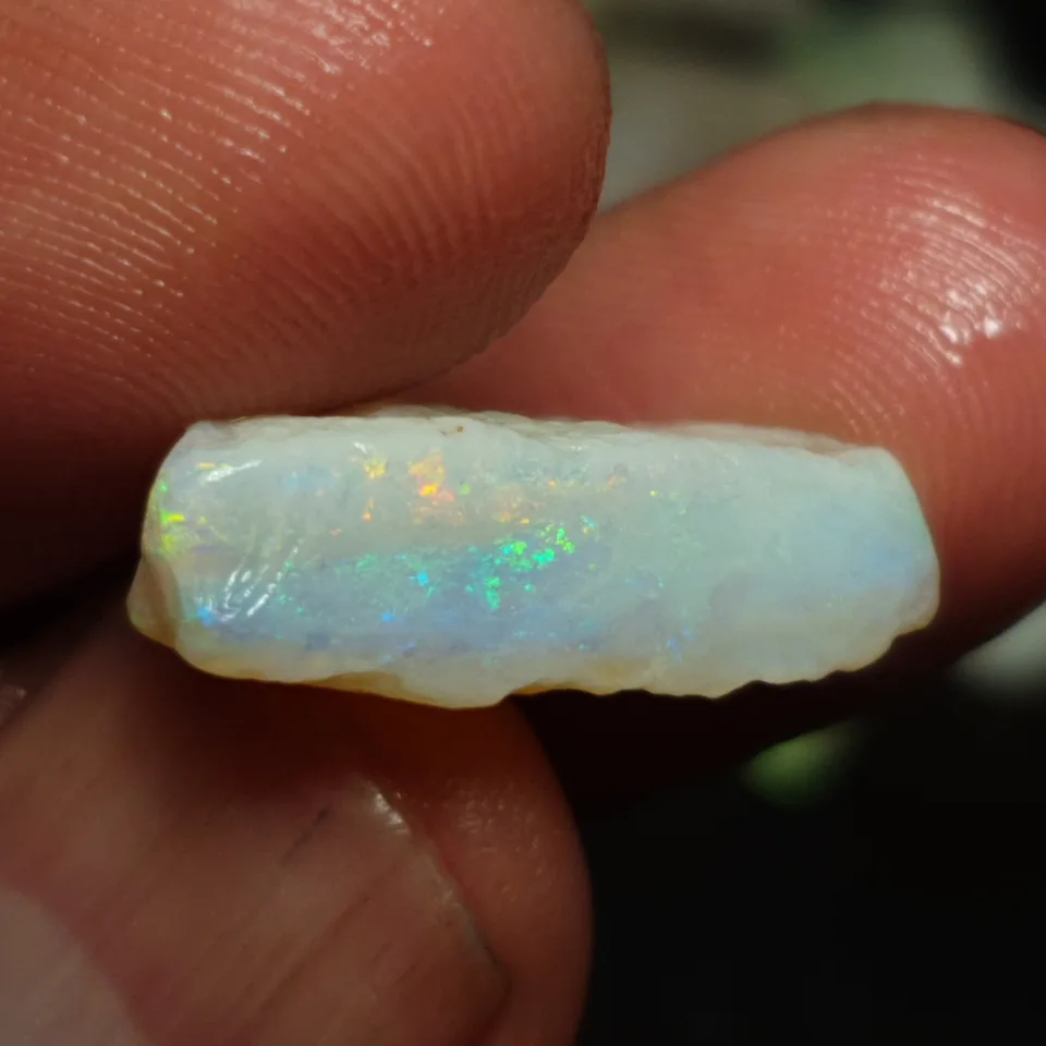 13.6 Carats Coober pedy opal rough