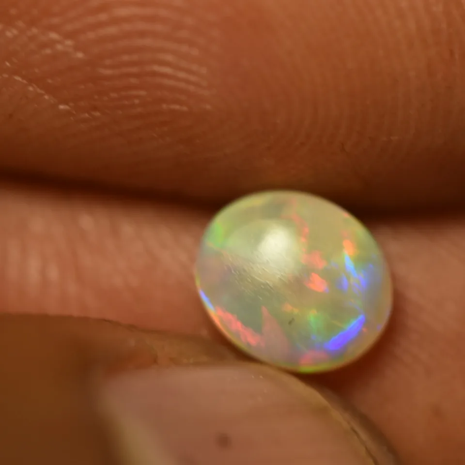 0.95 carats Lightning ridge opal