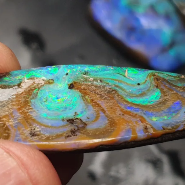 32 Carats Boulder Opal - 2