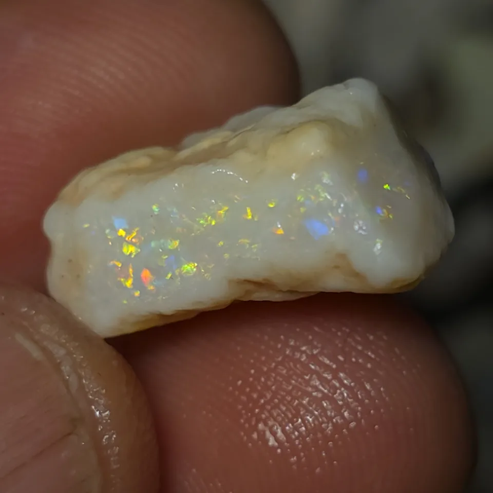 15 Carats Coober Pedy Opal Rough stone