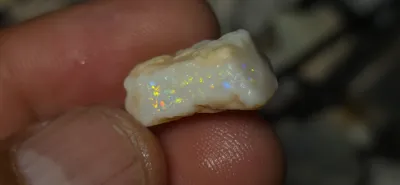 15 Carats Coober Pedy Opal Rough stone 