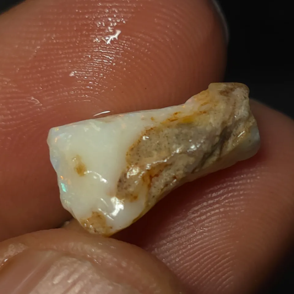 6.3 carats Coober Pedy Opal Rough stone - 7