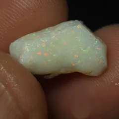6.3 carats Coober Pedy Opal Rough stone - 3