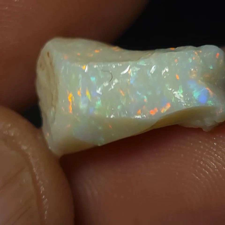 6.3 carats Coober Pedy Opal Rough stone - 6