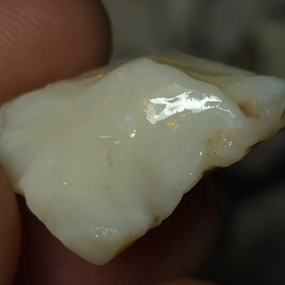 25.6 Carats Coober Pedy Opal Rough stone  - 6