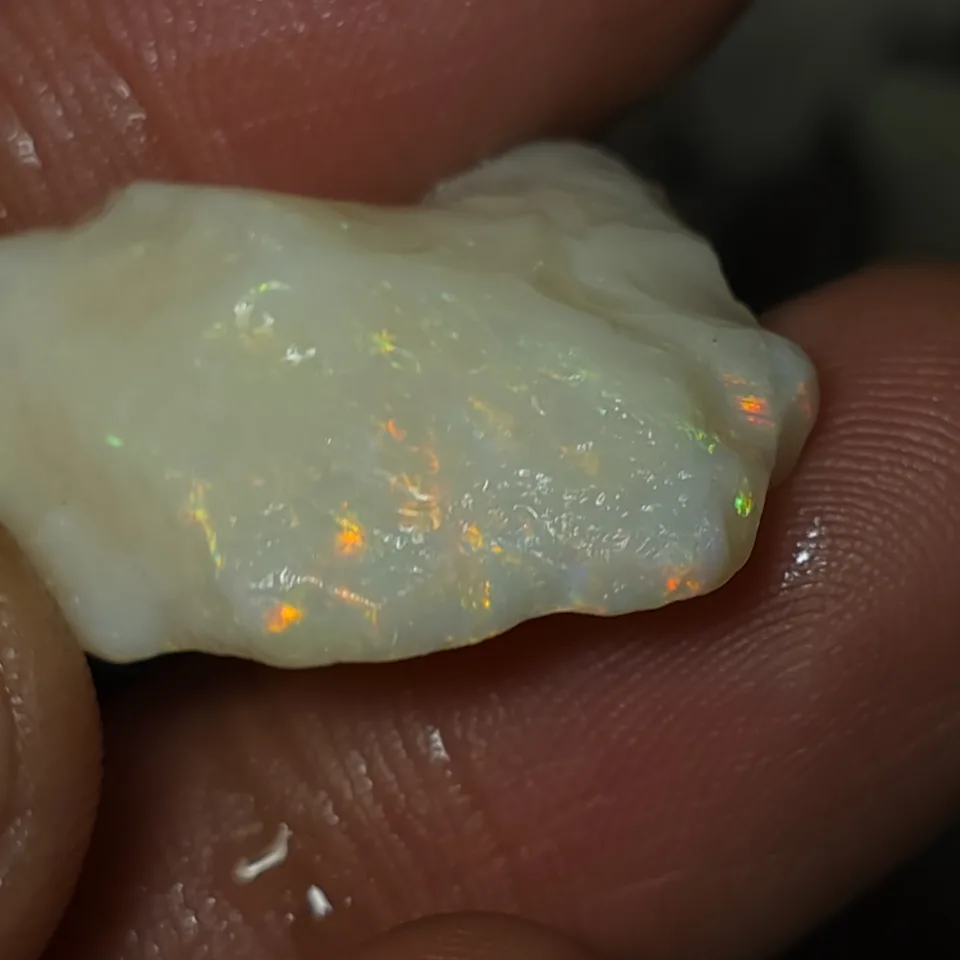 25.6 Carats Coober Pedy Opal Rough stone  - 2