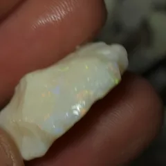 25.6 Carats Coober Pedy Opal Rough stone  - 3