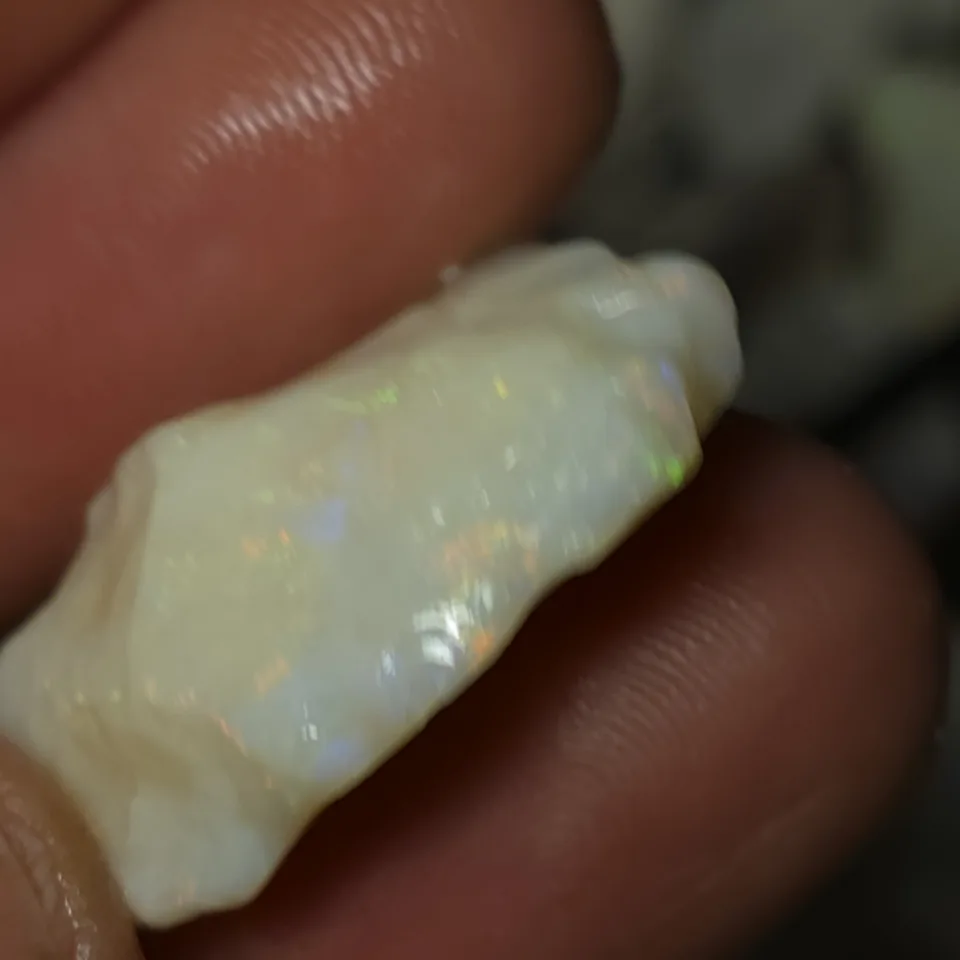 25.6 Carats Coober Pedy Opal Rough stone  - 3