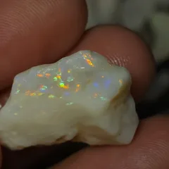 25.6 Carats Coober Pedy Opal Rough stone  - 4