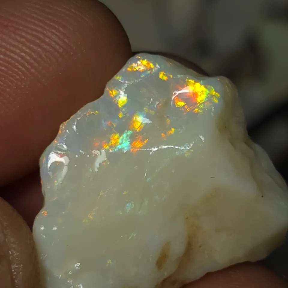 25.6 Carats Coober Pedy Opal Rough stone 
