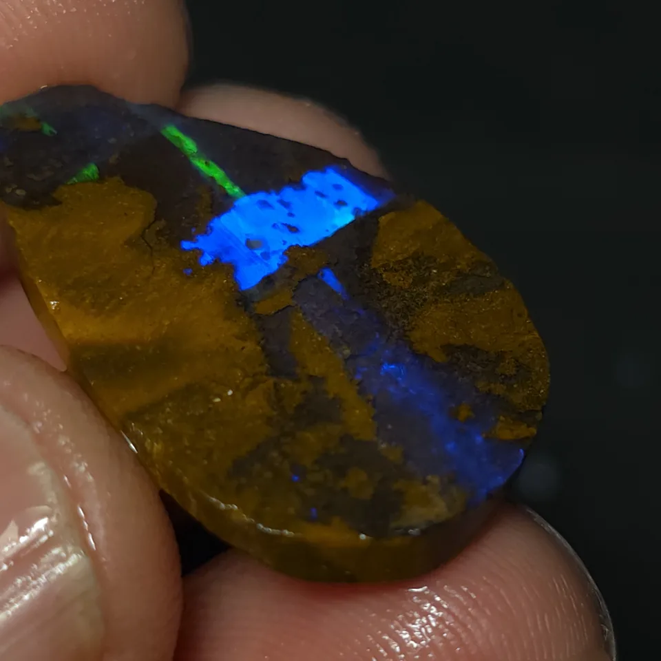Australian Boulder opal rub - 5