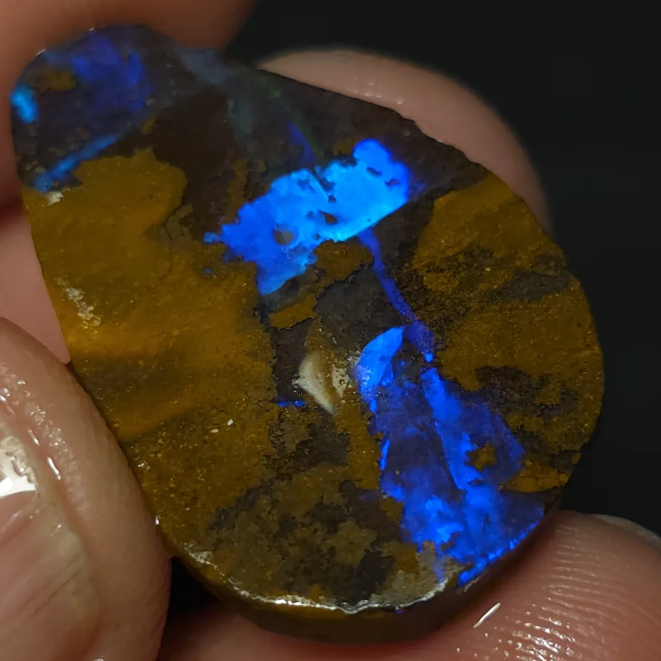 Australian Boulder opal rub - 8