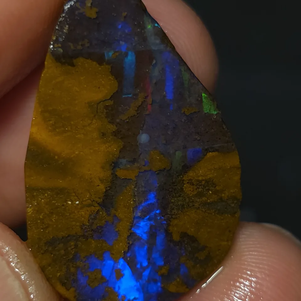 Australian Boulder opal rub - 9