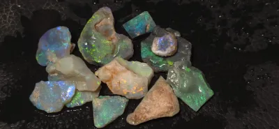 75 Carats Lightning ridge rubs