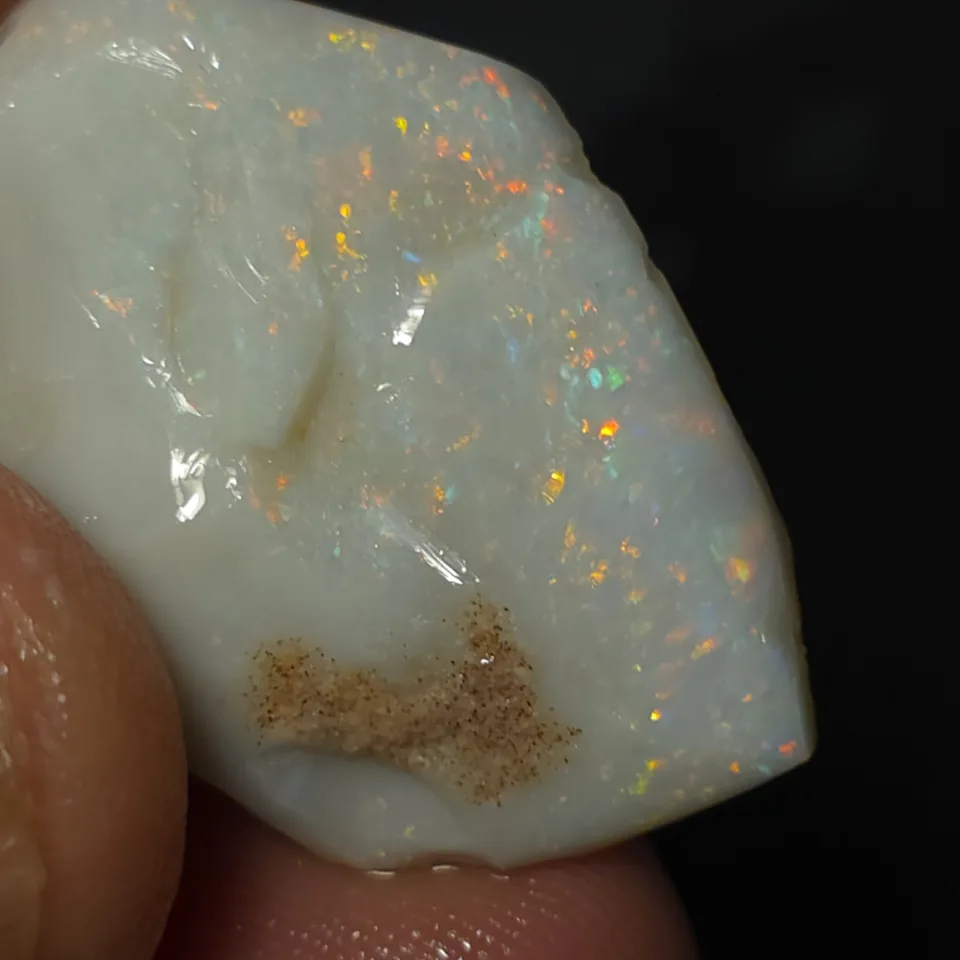 21.3 carats Coober Pedy Opal Rough 
