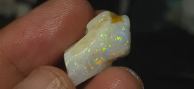 18 Carats Coober Pedy Opal Rough 