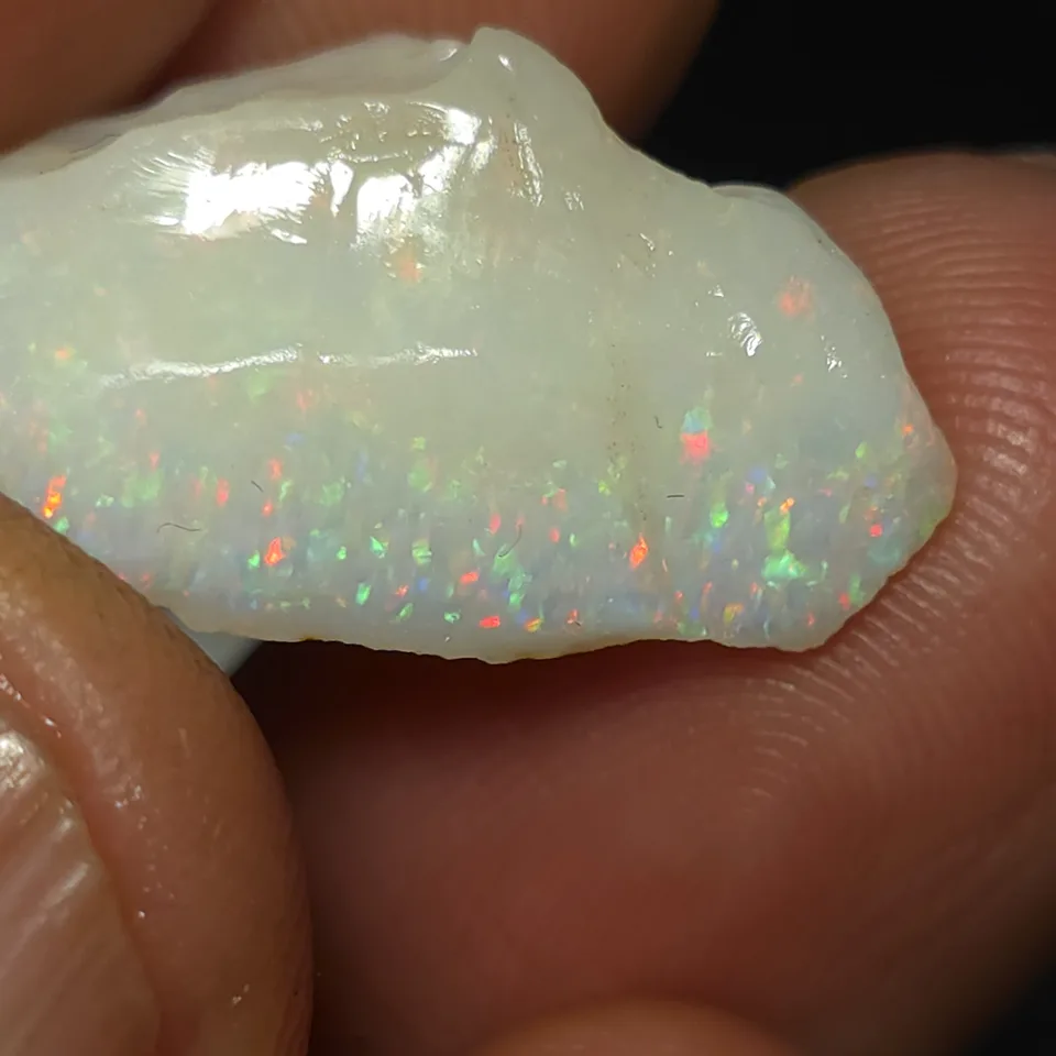 8.5 carats Coober Pedy Opal Rough stone