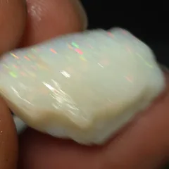 8.5 carats Coober Pedy Opal Rough stone  - 4