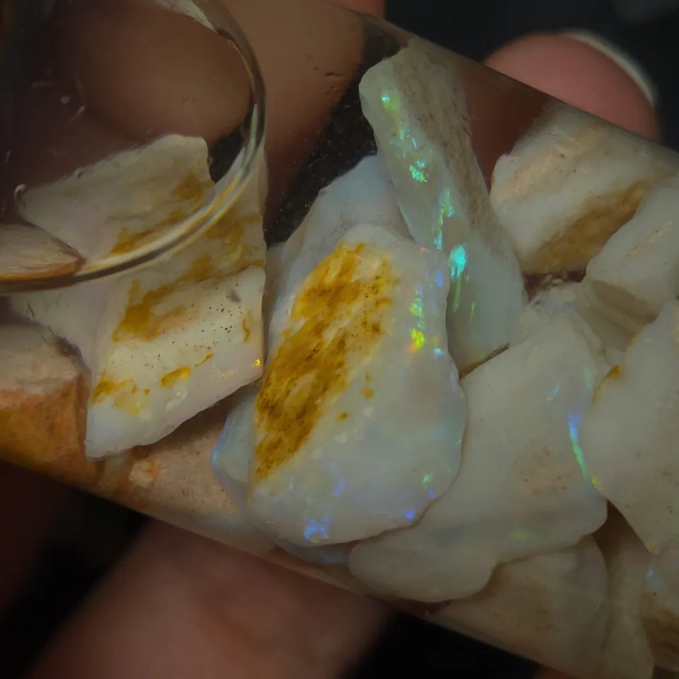 Coober pedy rough opal  - 3