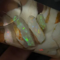 Coober pedy rough opal  - 1