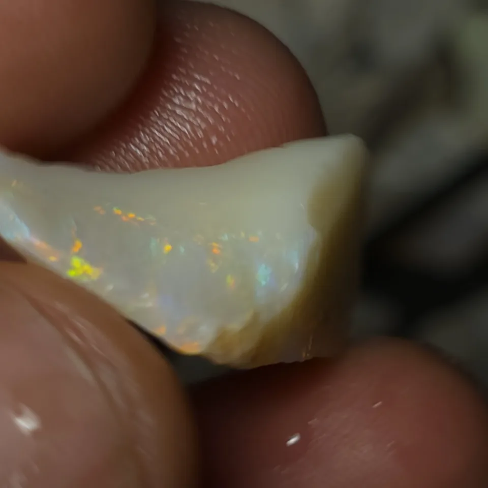 13.6 Carats Coober Pedy Opal Rough - 3