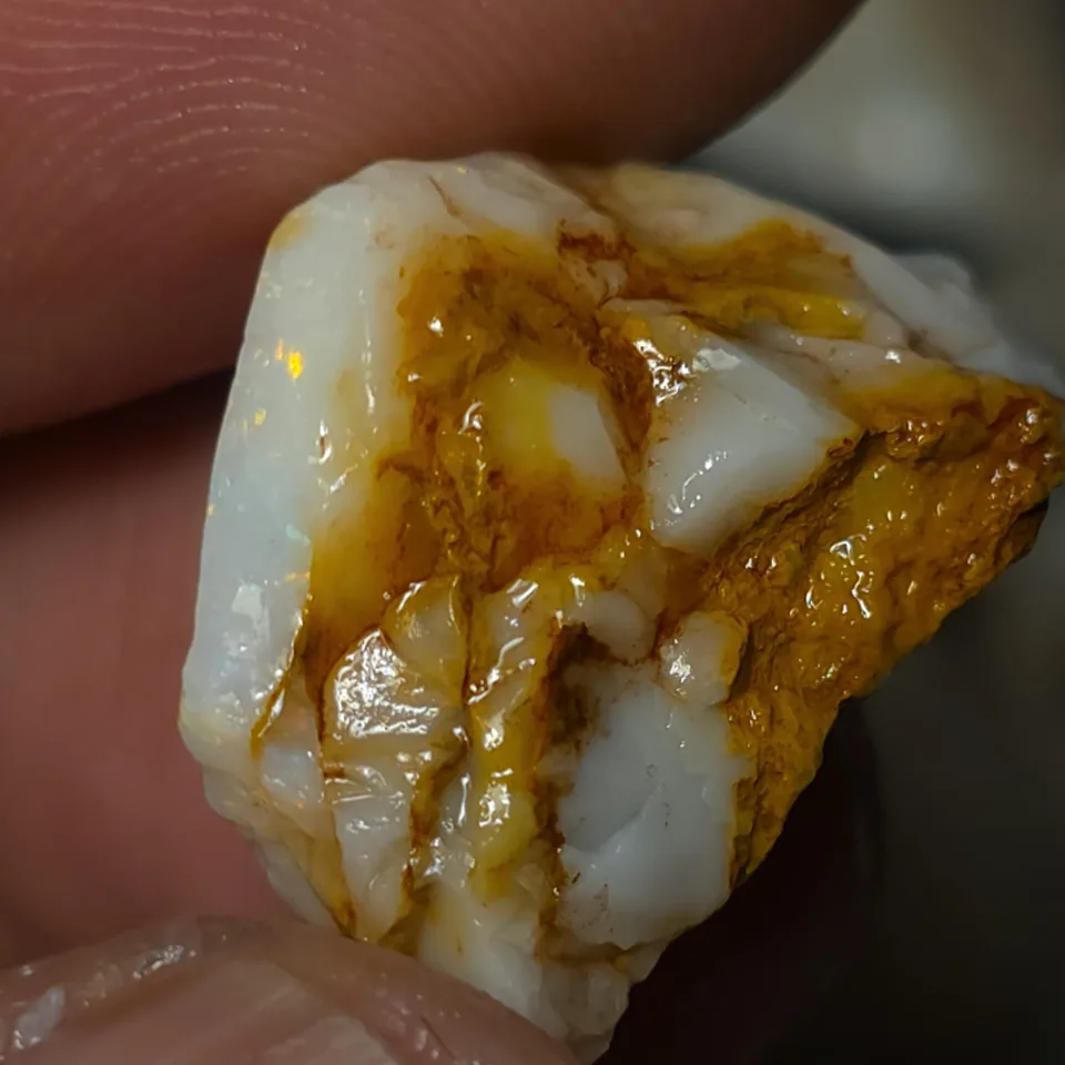 16 Carats Coober Pedy Opal Rough  - 3