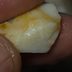 16 Carats Coober Pedy Opal Rough  - 6