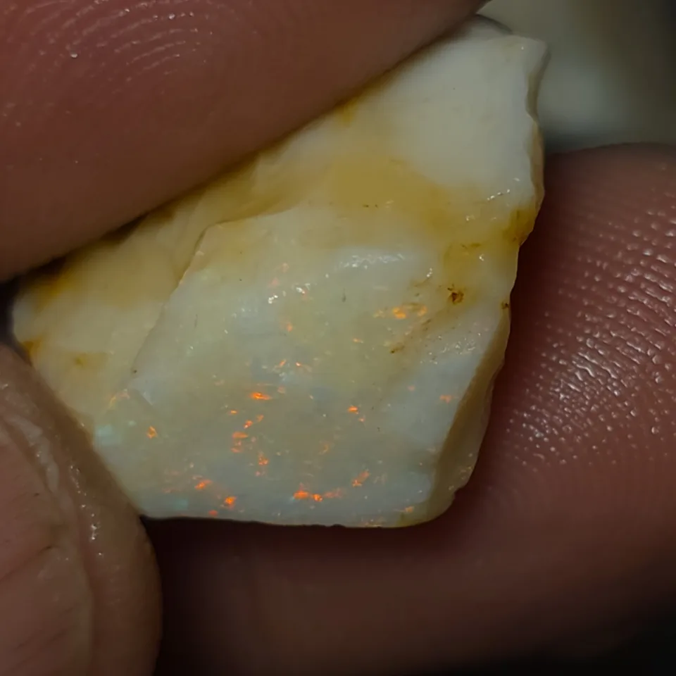 16 Carats Coober Pedy Opal Rough  - 7