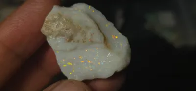 61 Carats Coober Pedy Opal Rough 