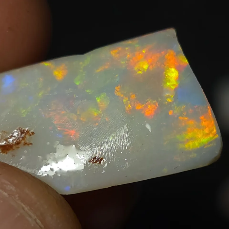 Coober Pedy Dark base opal rub