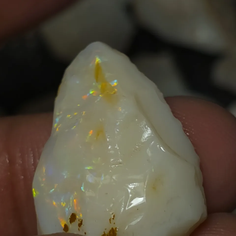 24.5 Carats Coober Pedy Rough Opal - 8