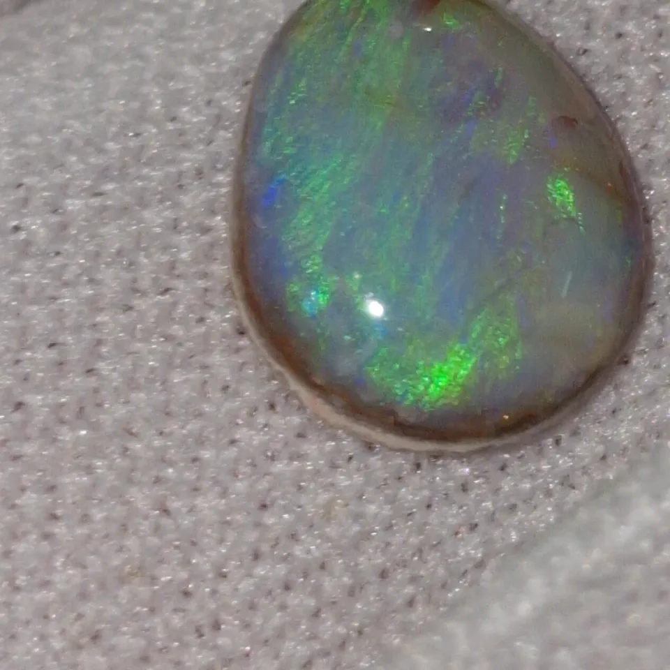 Mintabie Opal Stone.  Small fiery ring stone to set.  - 4