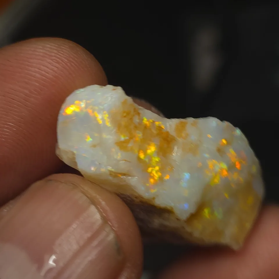 27.9 Carats Coober Pedy Opal Rough  - 4